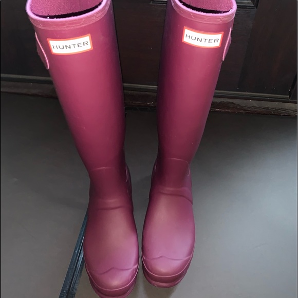 Purple/magenta hunter boots - Picture 2 of 3